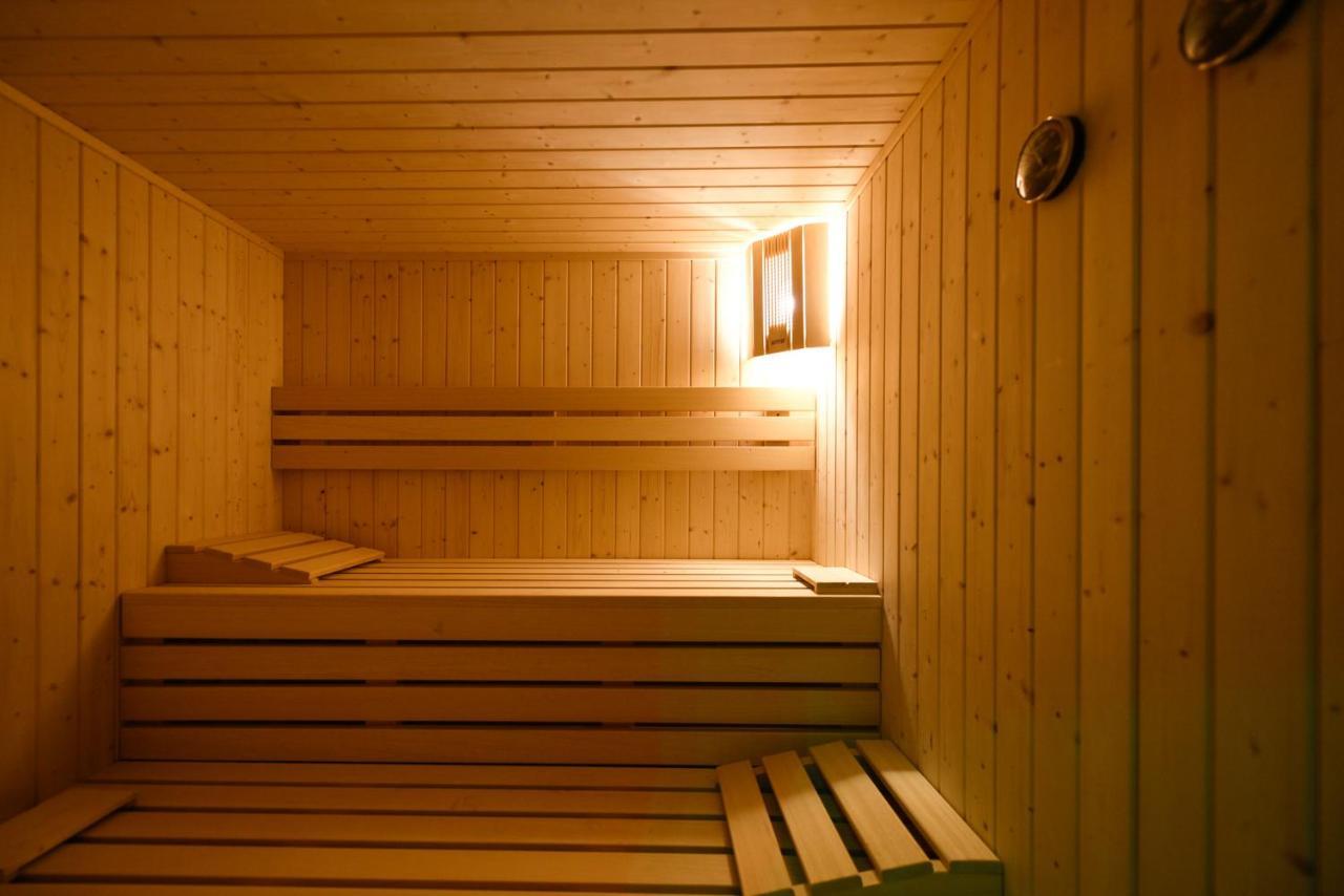 Hotel Lumin Cremia Exteriör bild